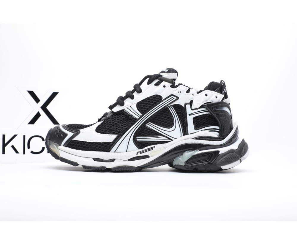 Balenciaga Runner Black White