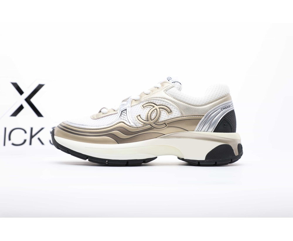 Chanel Sneakers CC Runner Gold