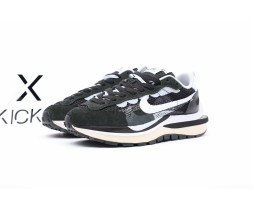 Nike Vaporwaffle sacai Black White