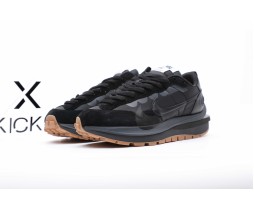 Nike Vaporwaffle sacai Black Gum