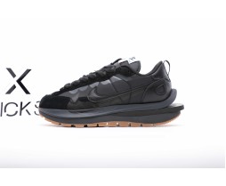 Nike Vaporwaffle sacai Black Gum