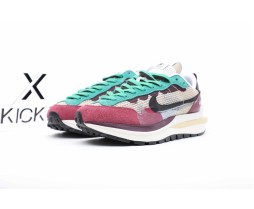 Nike Vaporwaffle sacai Villain Red Neptune Green