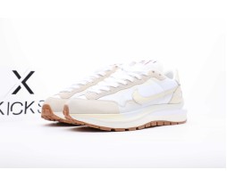 Nike Vaporwaffle sacai Sail Gum