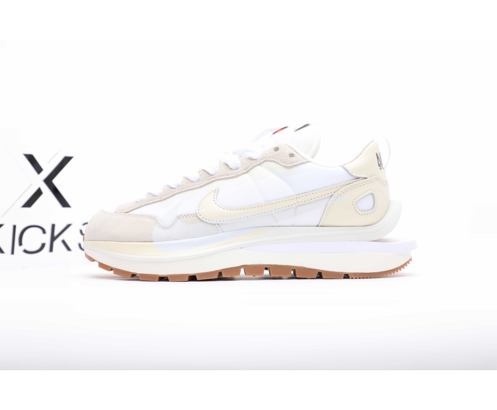 Nike Vaporwaffle sacai Sail Gum