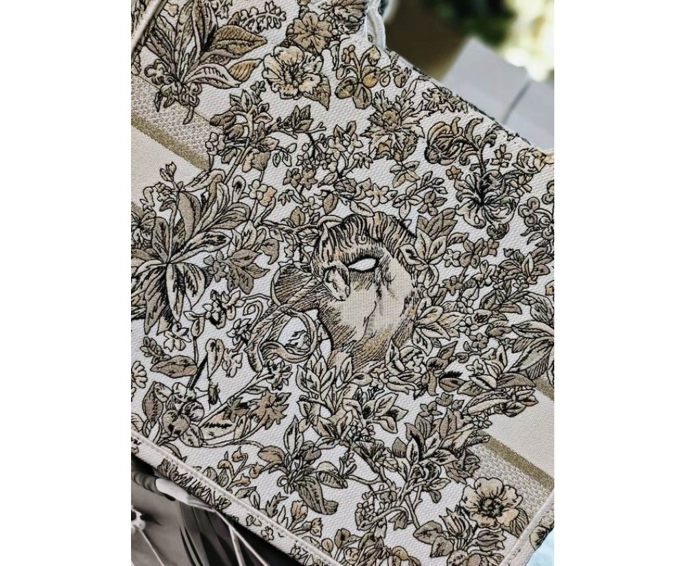 Dior 8001 Series